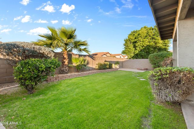 11542 W BERMUDA Drive, Avondale, AZ 85392