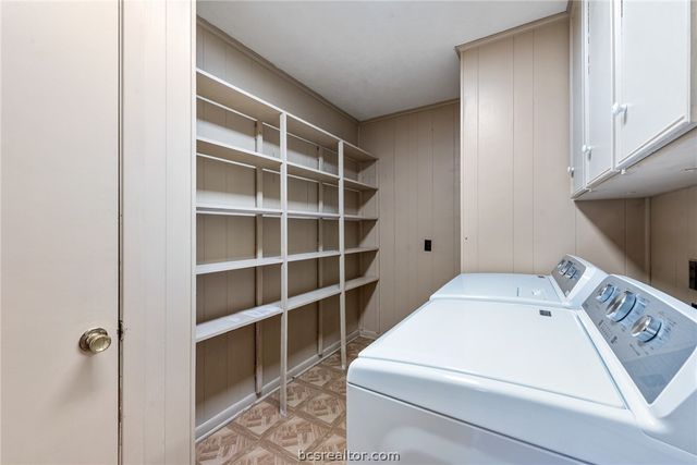 3917 Hilltop Drive, Bryan, TX 77801