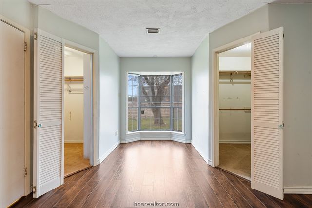 3917 Hilltop Drive, Bryan, TX 77801