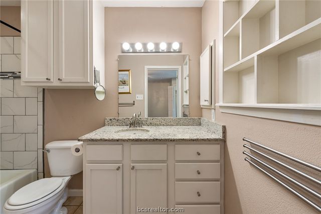 3917 Hilltop Drive, Bryan, TX 77801