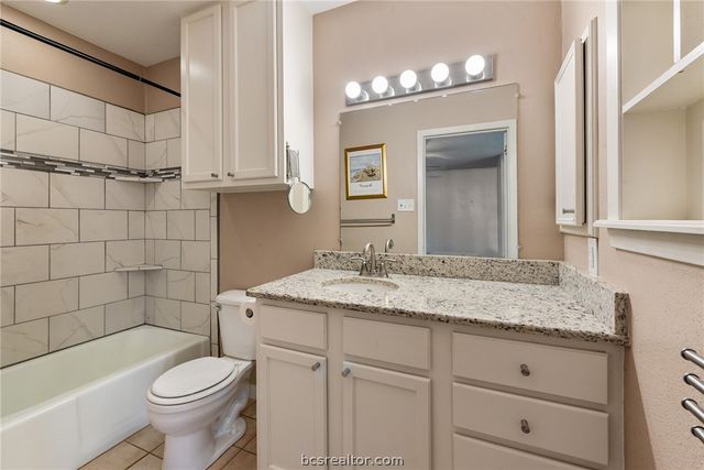 3917 Hilltop Drive, Bryan, TX 77801