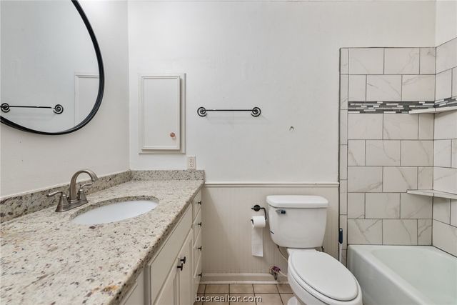 3917 Hilltop Drive, Bryan, TX 77801