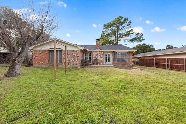 3917 Hilltop Drive, Bryan, TX 77801