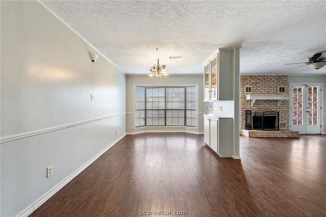 3917 Hilltop Drive, Bryan, TX 77801