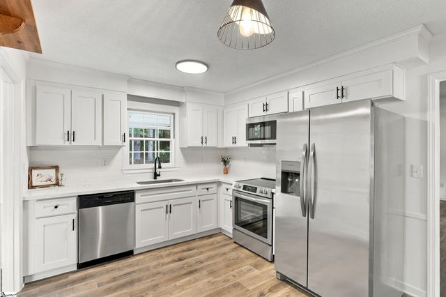 105 Vicksburg Court, Simpsonville, SC 29681