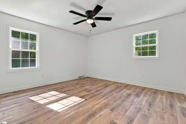 105 Vicksburg Court, Simpsonville, SC 29681
