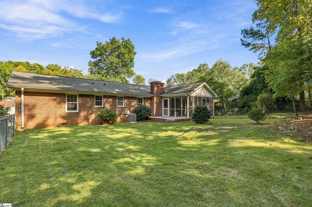 105 Vicksburg Court, Simpsonville, SC 29681