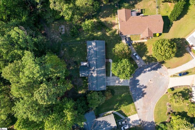 105 Vicksburg Court, Simpsonville, SC 29681