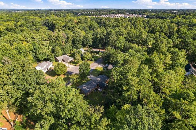 105 Vicksburg Court, Simpsonville, SC 29681