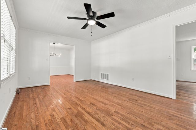 105 Vicksburg Court, Simpsonville, SC 29681