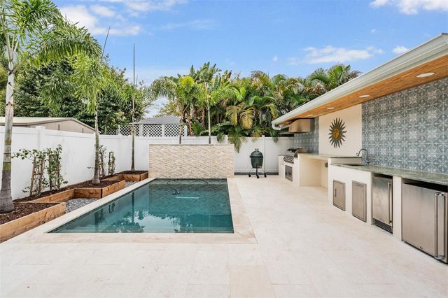 3924 W GRANADA STREET, Tampa, FL 33629