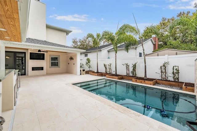 3924 W GRANADA STREET, Tampa, FL 33629