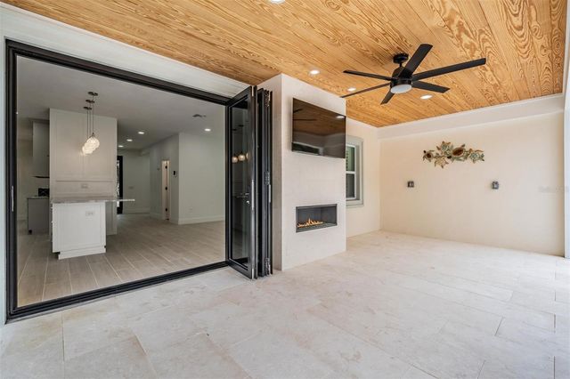 3924 W GRANADA STREET, Tampa, FL 33629