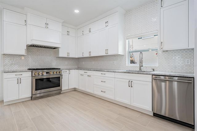 3924 W GRANADA STREET, Tampa, FL 33629