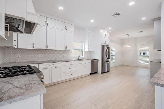 3924 W GRANADA STREET, Tampa, FL 33629