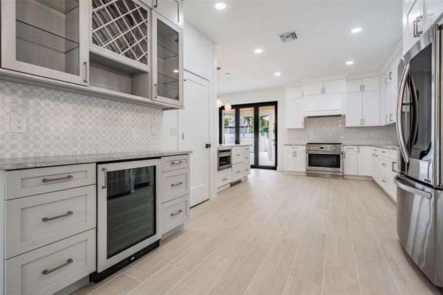 3924 W GRANADA STREET, Tampa, FL 33629