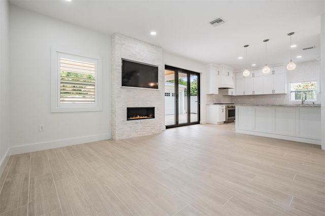 3924 W GRANADA STREET, Tampa, FL 33629