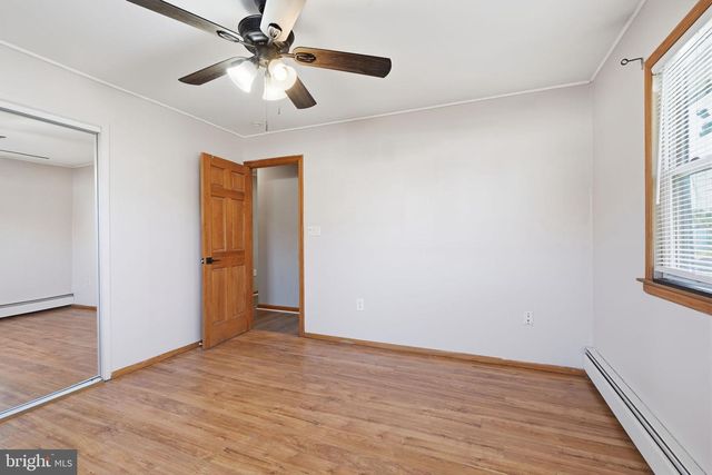 11 FIRESIDE LN, Levittown, PA 19055