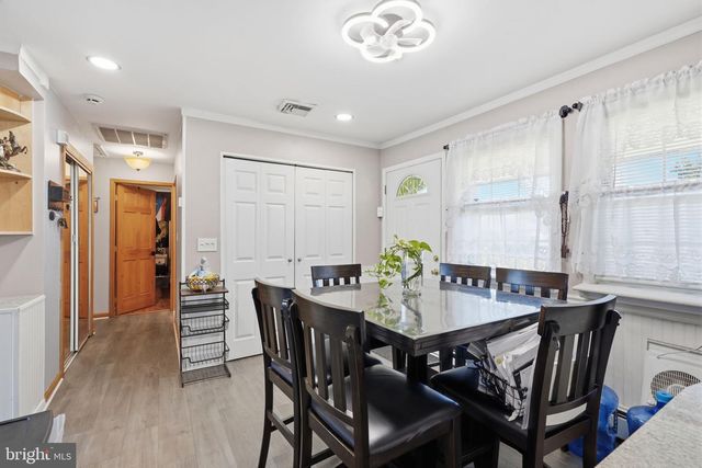11 FIRESIDE LN, Levittown, PA 19055