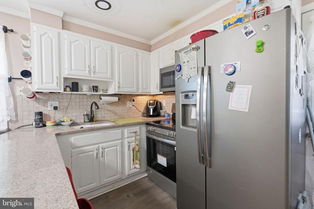11 FIRESIDE LN, Levittown, PA 19055