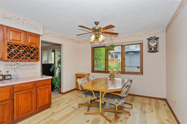 1679 NW 99th Street, Clive, IA 50325