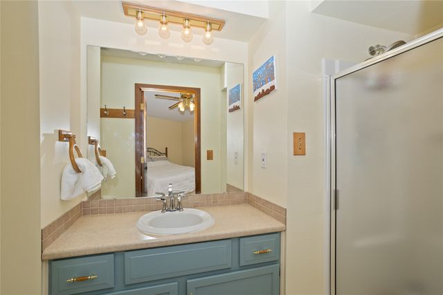 1679 NW 99th Street, Clive, IA 50325