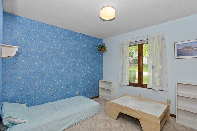 1679 NW 99th Street, Clive, IA 50325