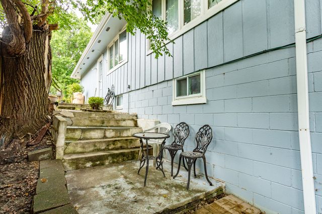 1679 NW 99th Street, Clive, IA 50325