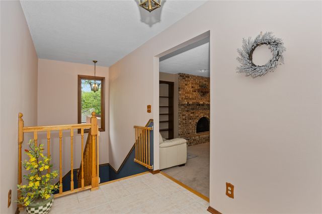 1679 NW 99th Street, Clive, IA 50325