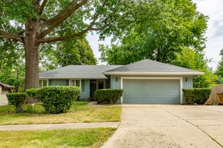 1679 NW 99th Street, Clive, IA 50325