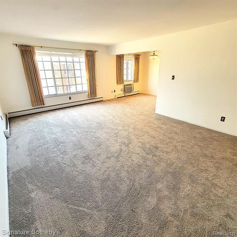 20870 Wildwood 221, Harper Woods, MI 48225