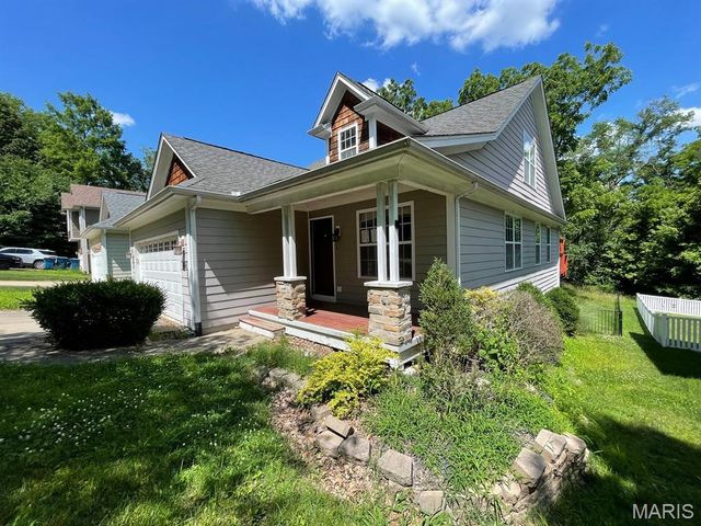808 Meade Avenue, Edwardsville, IL 62025