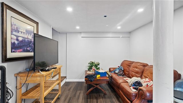 42 Ledgewood Road, South Kingstown, RI 02881