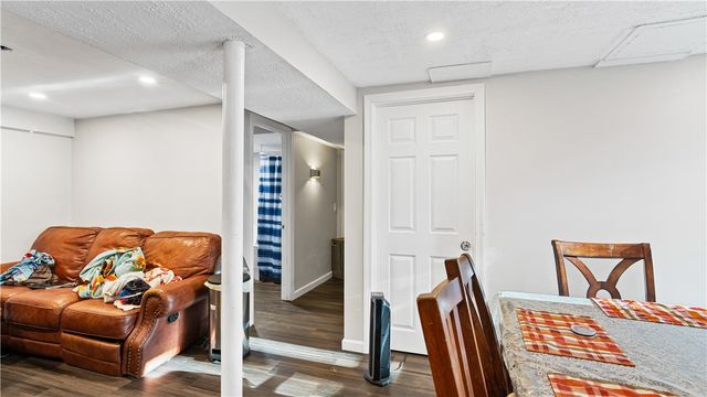 42 Ledgewood Road, South Kingstown, RI 02881