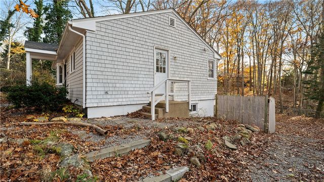 42 Ledgewood Road, South Kingstown, RI 02881