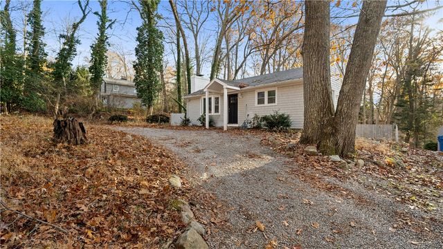 42 Ledgewood Road, South Kingstown, RI 02881