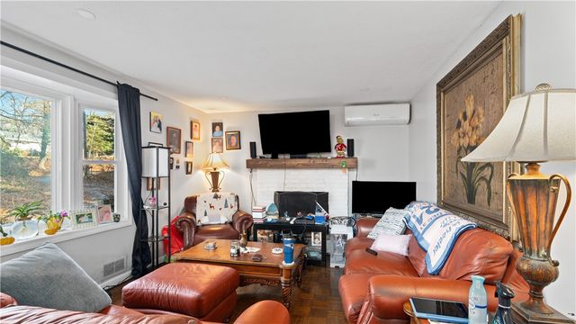 42 Ledgewood Road, South Kingstown, RI 02881