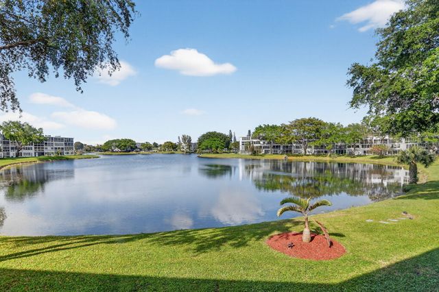 2074 Cambridge D, Deerfield Beach, FL 33442