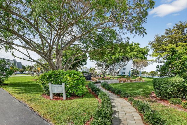 2074 Cambridge D, Deerfield Beach, FL 33442