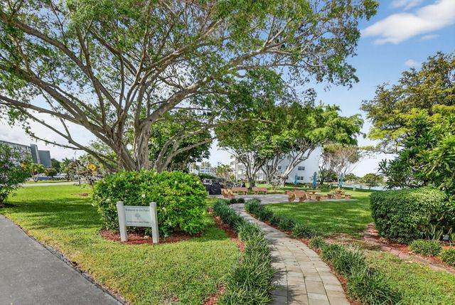 2074 Cambridge D, Deerfield Beach, FL 33442