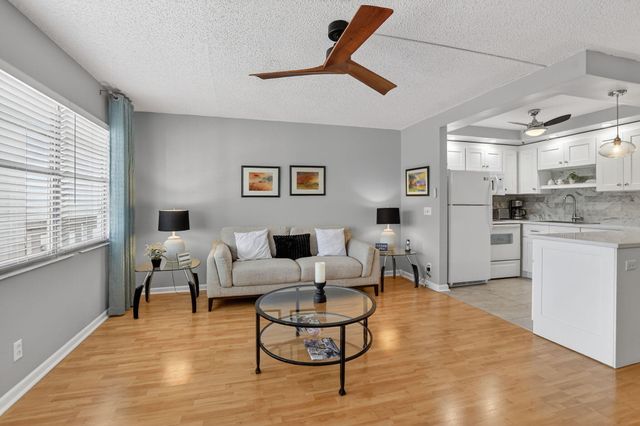 2074 Cambridge D, Deerfield Beach, FL 33442