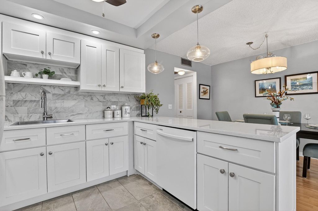 2074 Cambridge D, Deerfield Beach, FL 33442