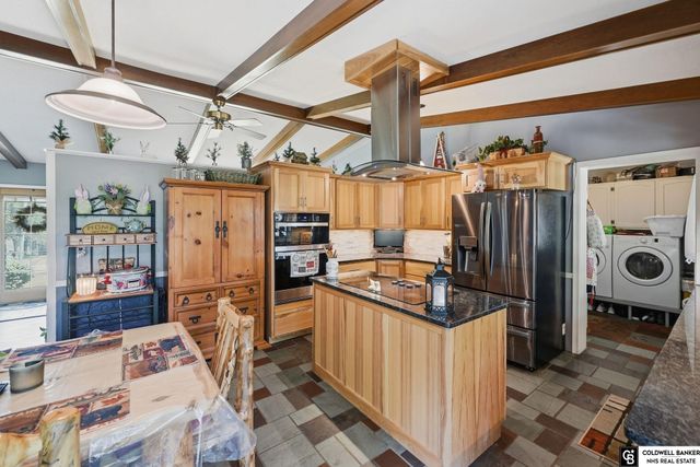1221 Beechcraft Road, Lincoln, NE 68527