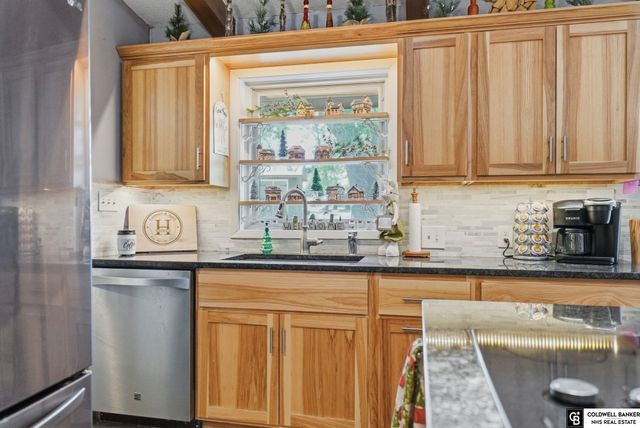 1221 Beechcraft Road, Lincoln, NE 68527