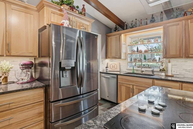 1221 Beechcraft Road, Lincoln, NE 68527