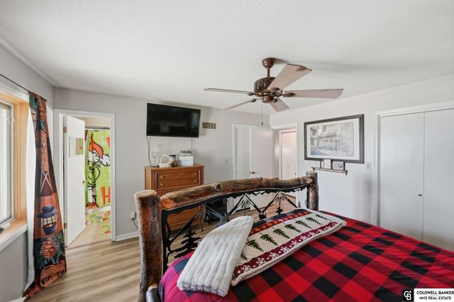 1221 Beechcraft Road, Lincoln, NE 68527