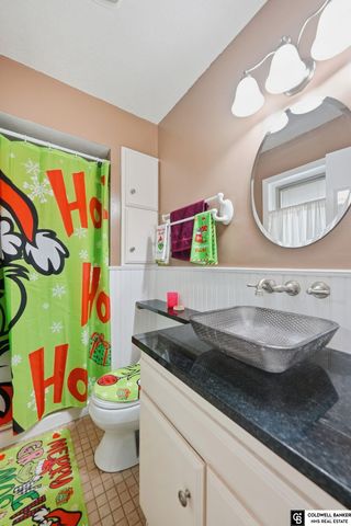 1221 Beechcraft Road, Lincoln, NE 68527