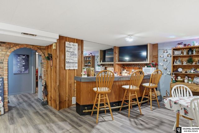 1221 Beechcraft Road, Lincoln, NE 68527