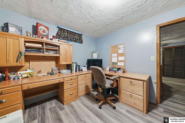 1221 Beechcraft Road, Lincoln, NE 68527