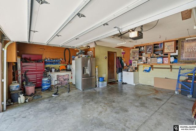 1221 Beechcraft Road, Lincoln, NE 68527